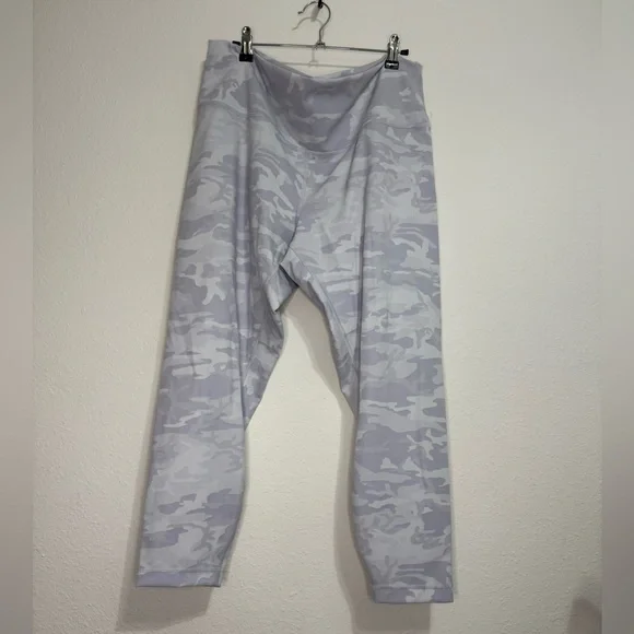Lululemon Athletica Gray Camo Leggings - Picture 2 of 2
